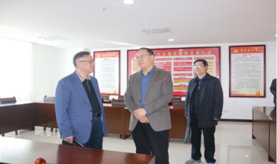 省委常委、省總工會主席馬吉孝等一行蒞臨青海物產集團公司視察，調研指導道路貨運企業建會、貨運司機入會等工作